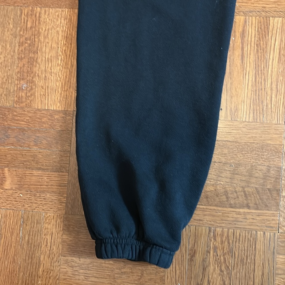 Alo yoga Accolade Sweatpant size small - Picture 8 of 9